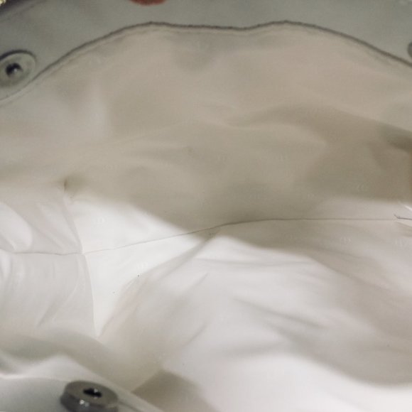 Dior Parfums Beaute' Cosmetic Bag White - Picture 7 of 8